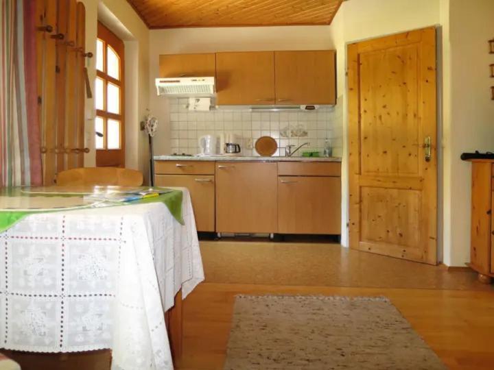 Ferienwohnung Schellander Privatstrand Velden am Worthersee Bagian luar foto