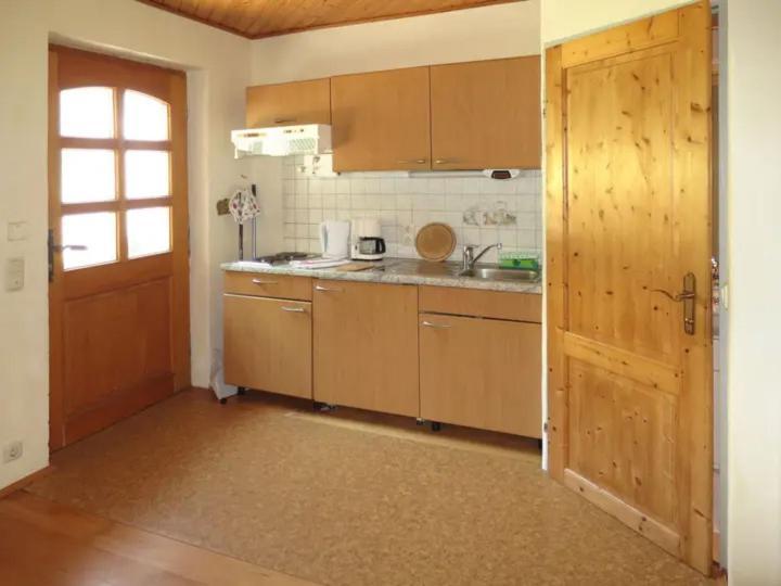 Ferienwohnung Schellander Privatstrand Velden am Worthersee Bagian luar foto
