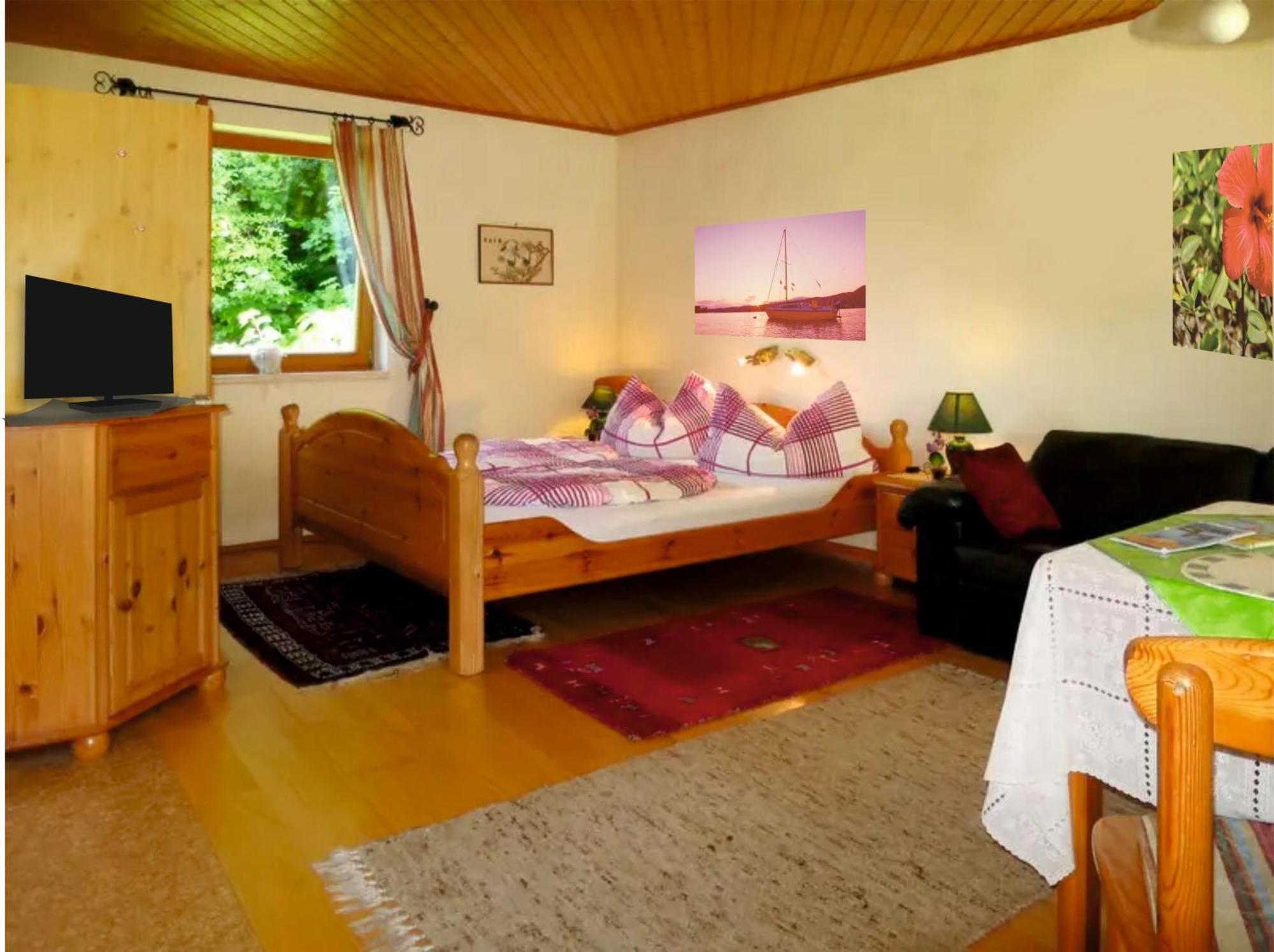 Ferienwohnung Schellander Privatstrand Velden am Worthersee Bagian luar foto